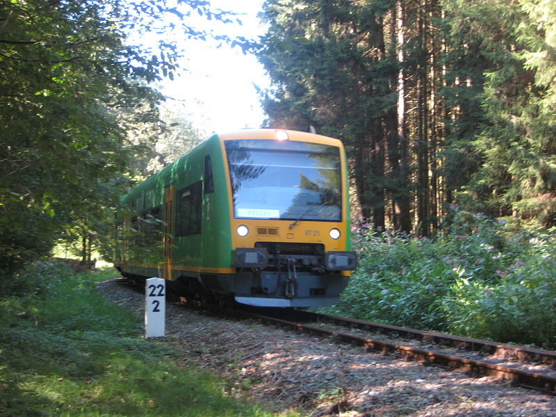 File:Ilztalbahn bei Kalteneck.jpg