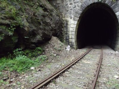 Hektometerstein vorm Nordportal des Frsteneck-1-Tunnels